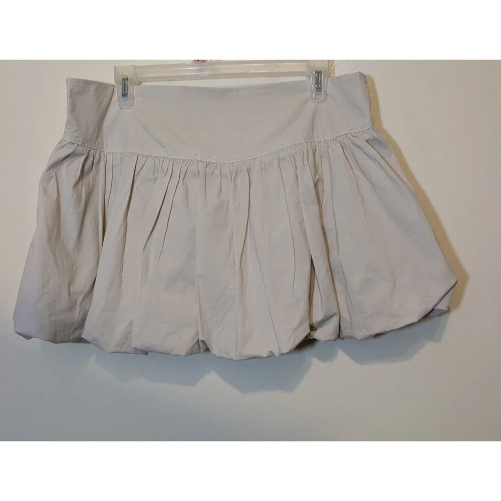 American Eagle Women's Bubble Skort Mini Cream Buttons Size 10